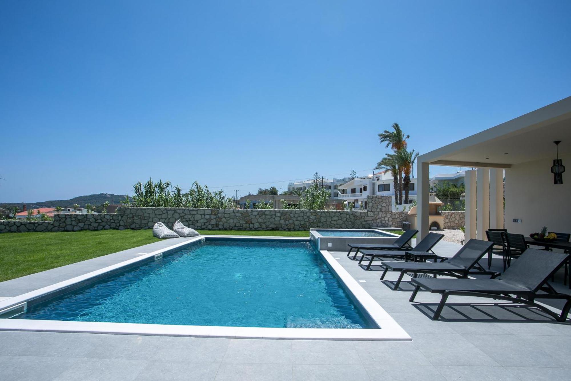 Madi Villa *